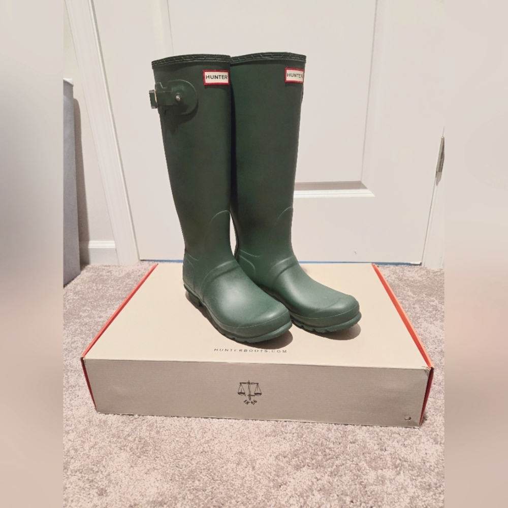 NWB Tall Hunter Boots Women's Size 10